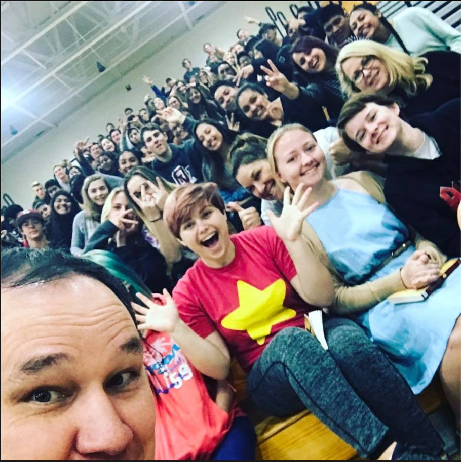 CoastHighSchool's tweet photo. Coast High School at HB Reads with Author Jamie Ford! Edison High School thank you for hosting! https://t.co/quhi7bzU52