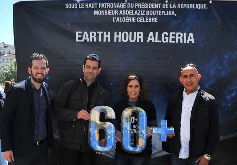 InfosNews14's tweet photo. les représentants officiels de #WWF Afrique du Nord ont rendu visite à #EarthHourAlgeria à la place de la grande poste d'Alger #sidradz https://t.co/1jLUgFGGCt