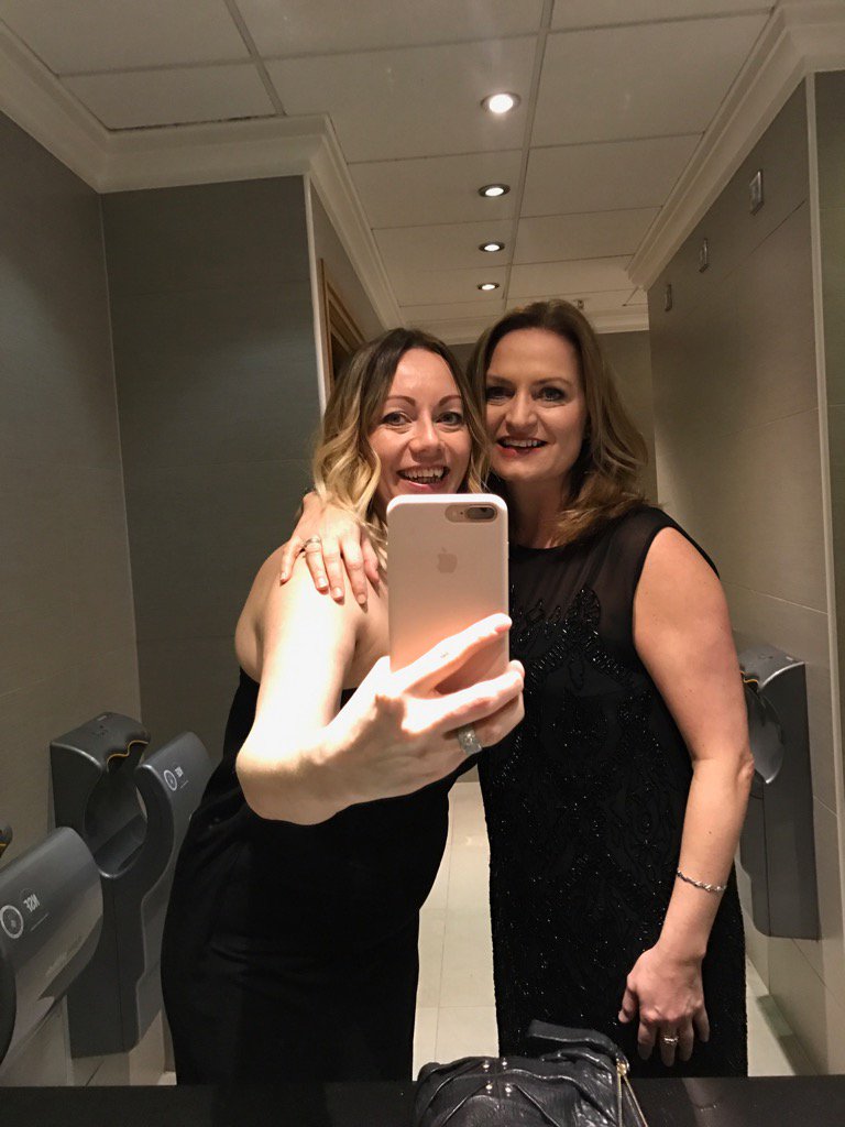 Hayleyt76's tweet photo. #kbbawards @cphartbathrooms Rachel and Hayley toilet selfie!! @DAY_TRUE_London https://t.co/2WndGM2wPS