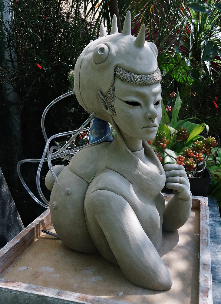LaLocadelColor's tweet photo. La Princesa de la Luna en proceso de secado.
*Crónicas Alienígenas.
#Modeladoenbarro #Ceramica #Proceso #Aliengirl #Laprincesadelaluna https://t.co/T8UdWDpqq5