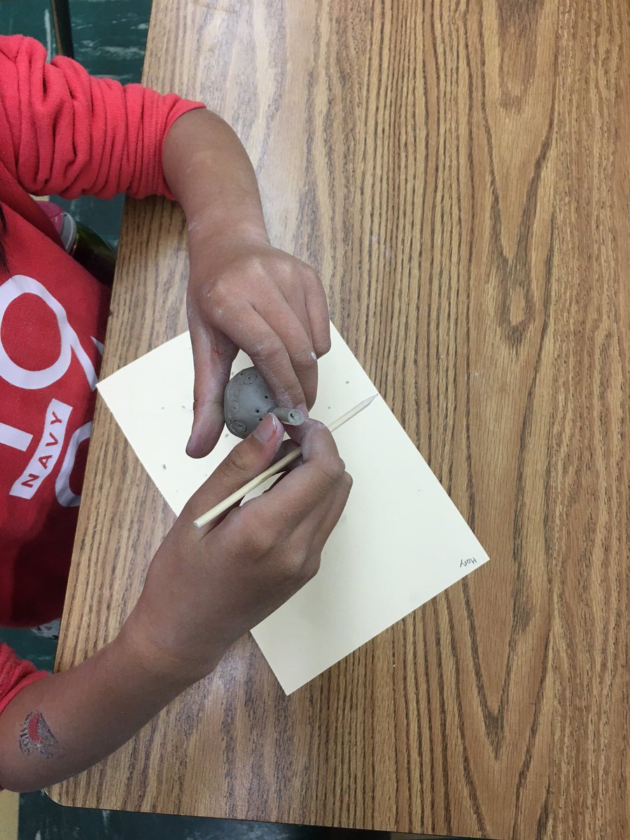 MrsGitto3rd's tweet photo. Ss learn that earth's clay can be used to make beads. There were clever designs! Can't wait to see them painted! @NMBerkley_LMS #FOSSfun https://t.co/kolcwHZWIx