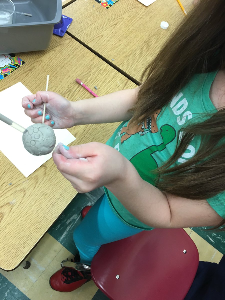 MrsGitto3rd's tweet photo. Ss learn that earth's clay can be used to make beads. There were clever designs! Can't wait to see them painted! @NMBerkley_LMS #FOSSfun https://t.co/kolcwHZWIx
