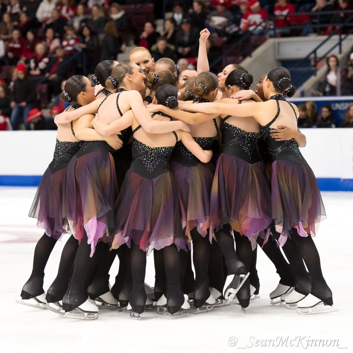 JuraSynchro's tweet photo. Sharing the best moments together ๐ with #Lexettes ๐บ๐ธ! Photo by @_SeanMcKinnon_ #oneteammvmt #synchronizedskating @HaydenSynchro #teamusa https://t.co/4QmEeXyZ8I