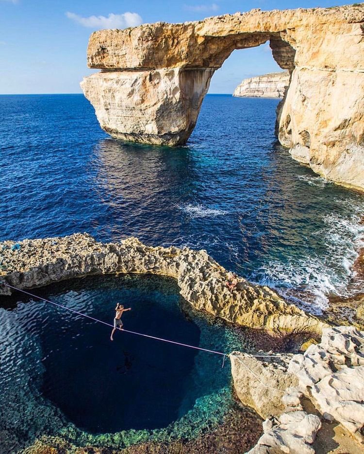 Viajesmolones's tweet photo. La #ventanaazul de Malta desapareció pero nos queda #Castrodelasgaviotas cerca de Llanes #mejorandolopresente https://t.co/AweKL7fKLL