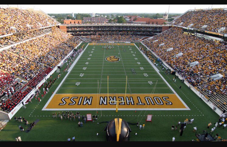Dylan_hopkins7's tweet photo. Blessed to say I have received an offer from Southern Miss! https://t.co/qUVAHUd7Jp