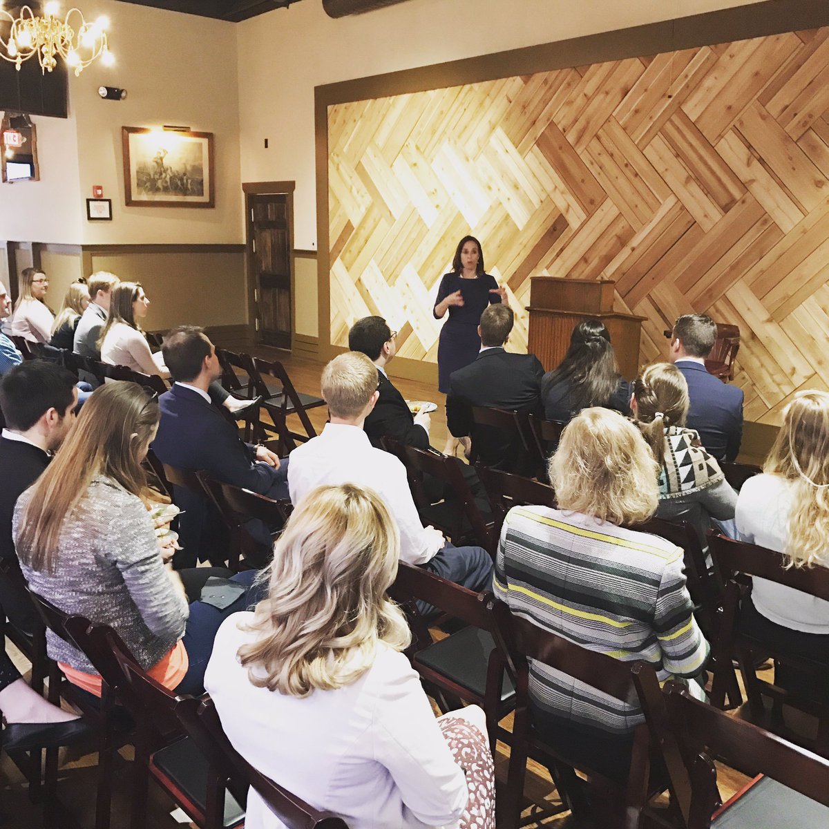 Thank you @ElectAmyMurray for sharing w/ <a href="/uofcincyalumni/">UC Alumni</a> UCYP #UCAlumni <a href="/uofcincy/">University of Cincinnati</a> <a href="/nicholsons/">Nicholson's</a> #bearcats