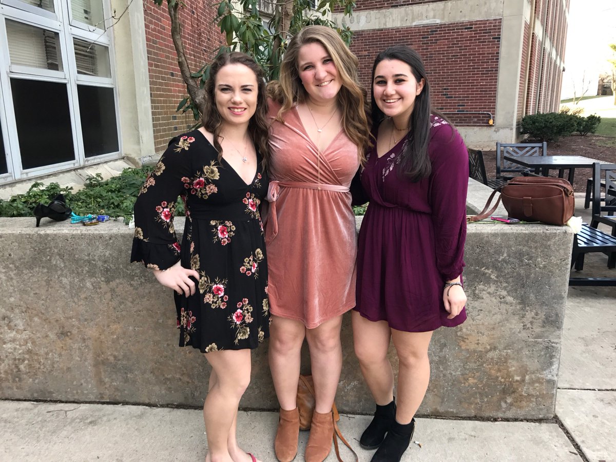thediabeteslink's tweet photo. Our #cdnChapterLeader from @TCNJ_CDN blogged about how starting a #CDNchapter helped with her transition to college. https://t.co/y56reEHacW https://t.co/jhZpuyi6Ye