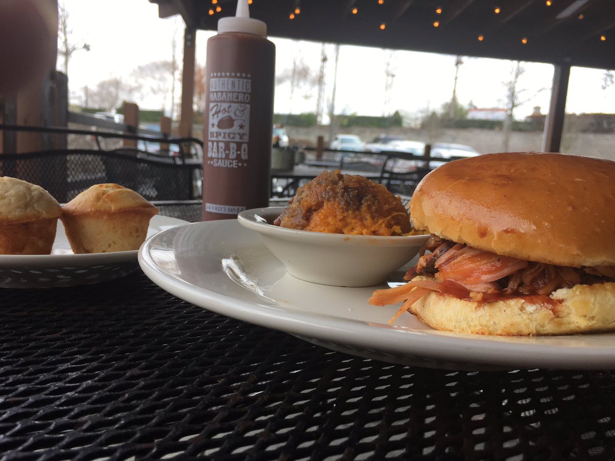 Josh_Tipis's tweet photo. After a super easy, relaxed day of #driving for #Uber, it's time for some #soulfood then #netlfix :) https://t.co/cWCS7trc0J