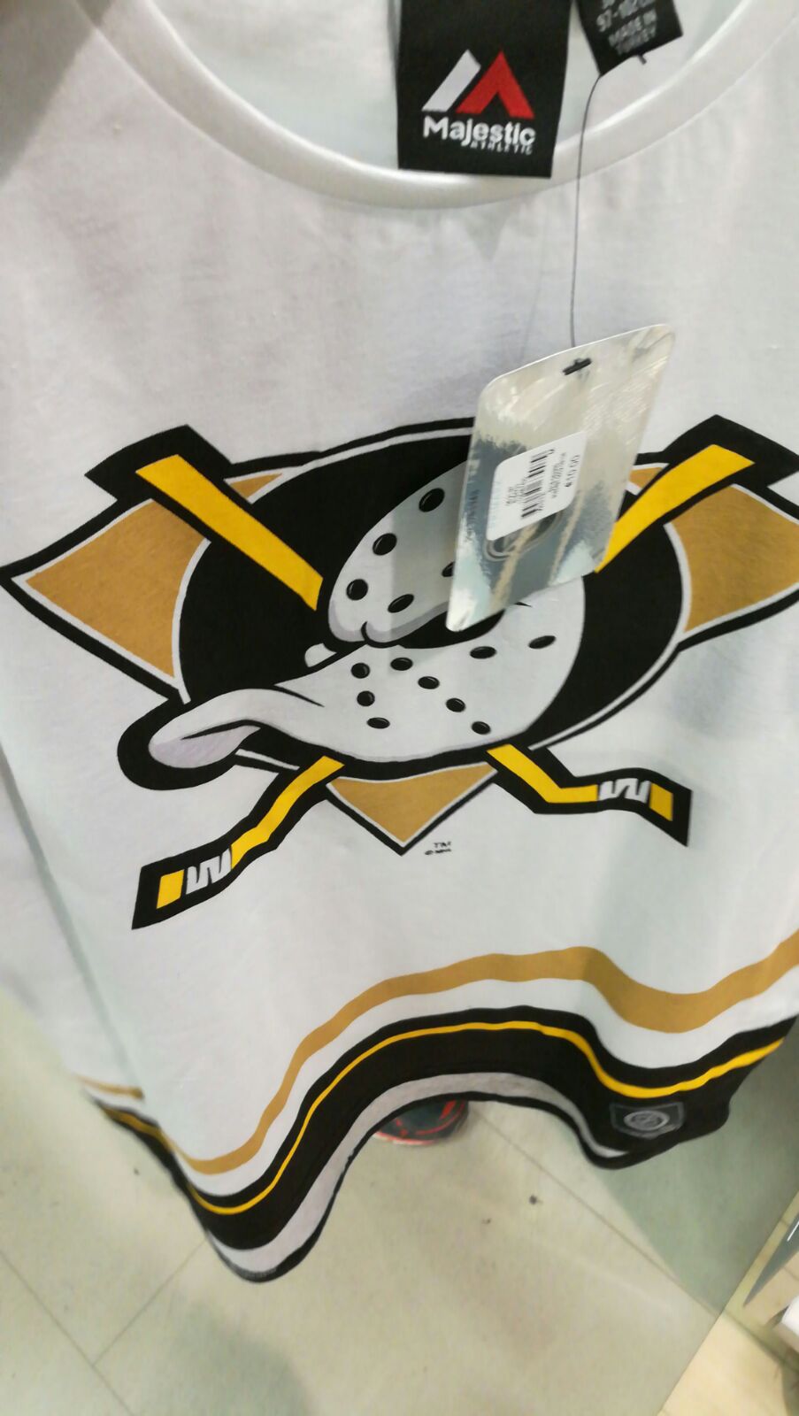 FNS #NHLesp Twitter: "Por cierto, estos días en los @Primark españoles podéis encontrar camisetas oficiales de los @AnaheimDucks y los @LAKings. #NHLesp https://t.co/YnIvneFCsl" / Twitter