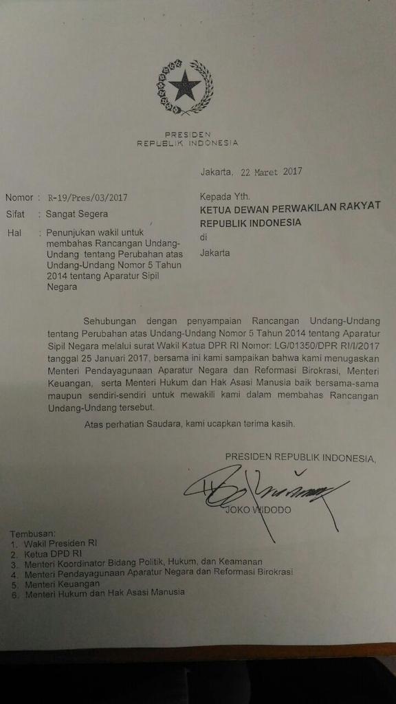 dadangdermawan7's tweet photo. Semoga ini adalah awal yg baik bagi kita semua, trims @Jokowi_ID atas
#surpres
@PonkesdesJatim1
@KemenkesRI
Kmi mmg Ada utk negeri https://t.co/70vKcUsMrG