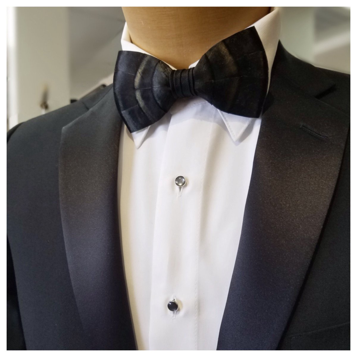 SimonsFormal's tweet photo. So slick - a black tux and Brackish bow tie. Whether you’re going to your prom or wedding, you’ll look   #weddinginspo #prom2017 #sfwprom https://t.co/e6RMlgKQ8t