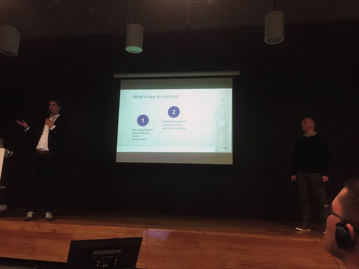 nc_uribe's tweet photo. Evento #mercadeodigital @NetcentricHQ https://t.co/8j8i2GW3kt