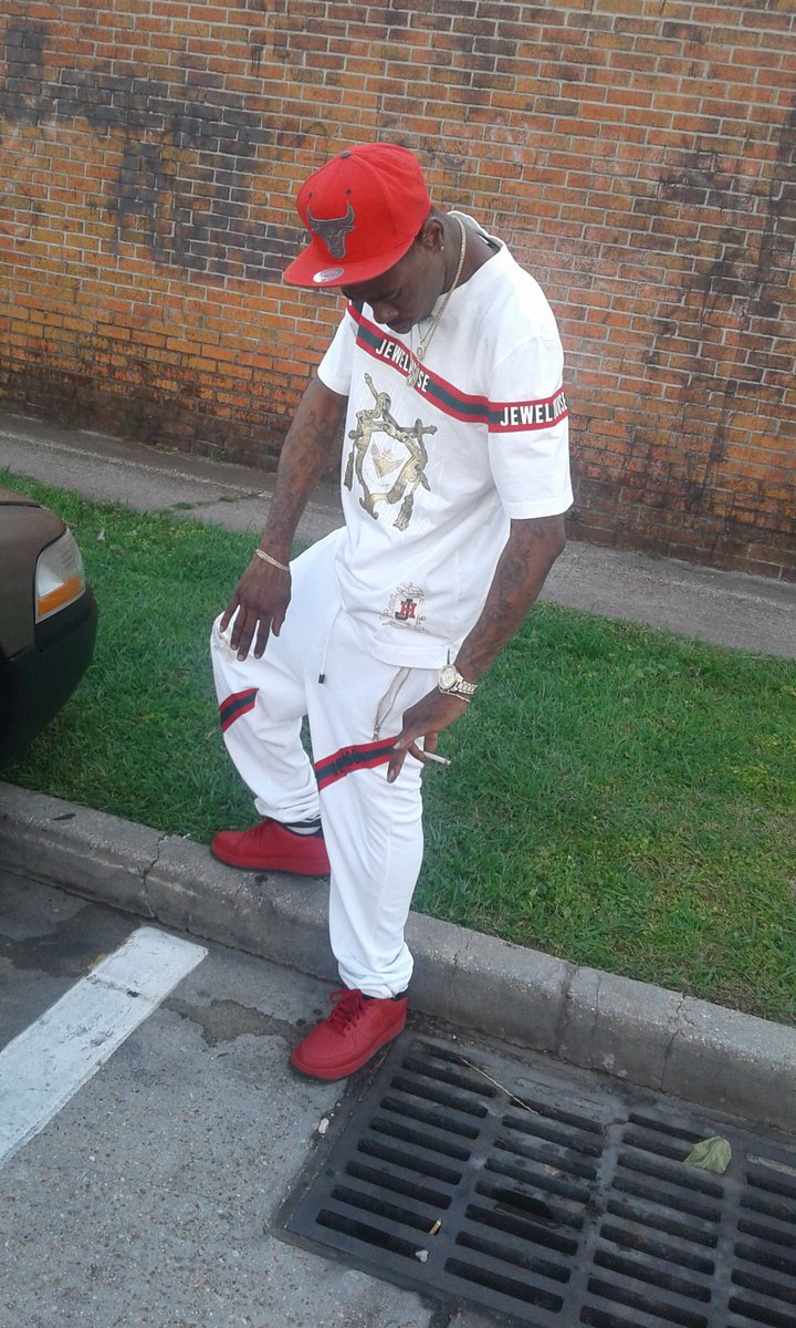 DustinbriceJoh1's tweet photo. Vote for me @XXL #WordOfMouth out now on datpiff New video alert #GettingThisMoney video #10k https://t.co/h52NaiNhnI