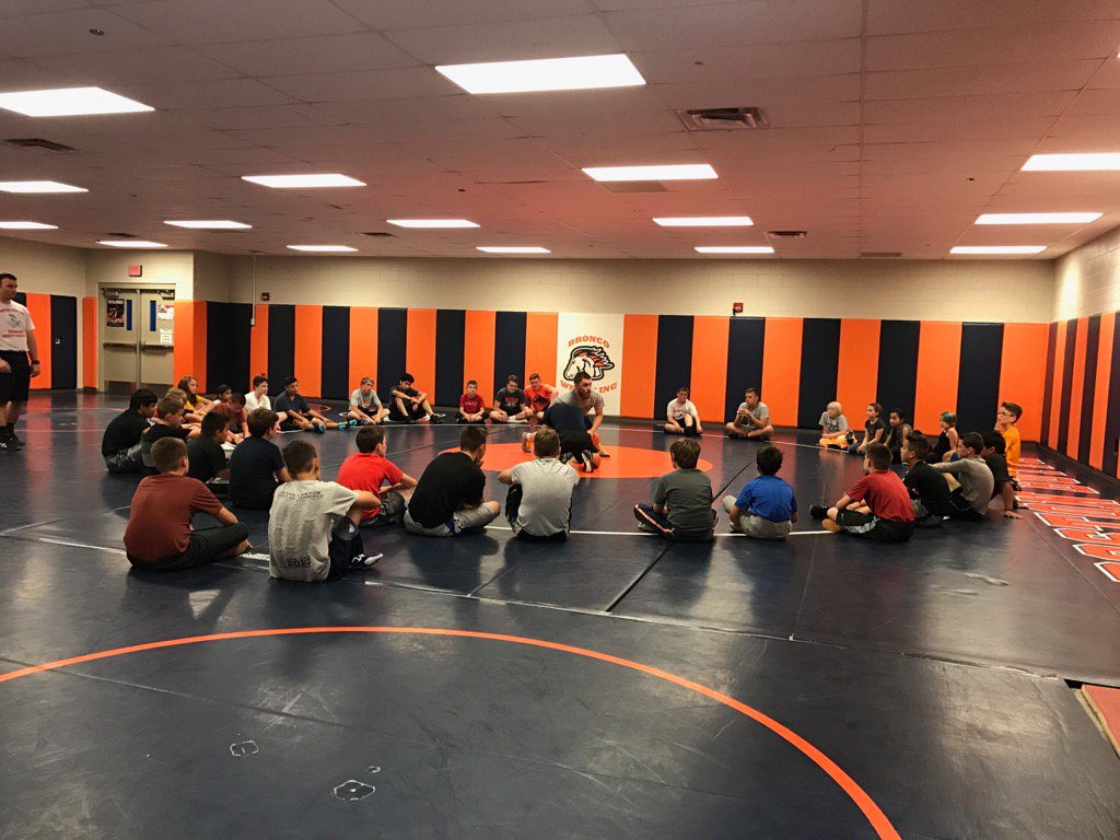 PostonAthletics's tweet photo. Coach Yates preparing future Broncos! K8 wrestling season. @Florenceusd @PostonWrestling @PBhighschool https://t.co/thENH0DTNF