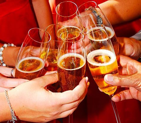 Page71LoungeSC's tweet photo. Cheers to the Freakin' Weekend! We'll be THE place to party on Ventura Blvd - meet us at the bar! #weekend #bar #lounge #StudioCity #cheers https://t.co/kaCLUJ54PU