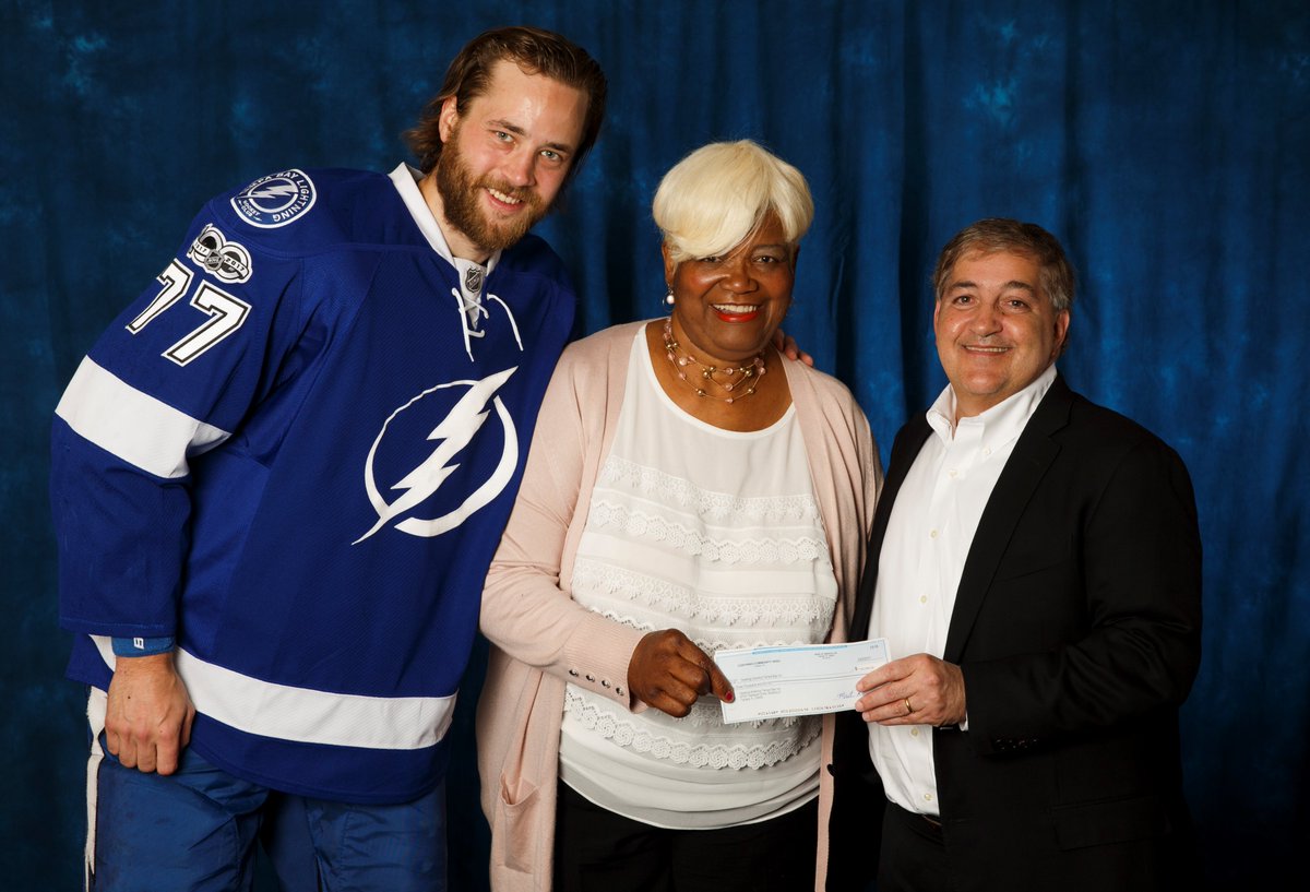 LightningFDN's tweet photo. 37th #TBLightning Community Hero, Bonnie James, has served 400,000+ meals to kids &amp; families in need across Tampa. https://t.co/c1dmaALyad https://t.co/FaVzKP4wWu
