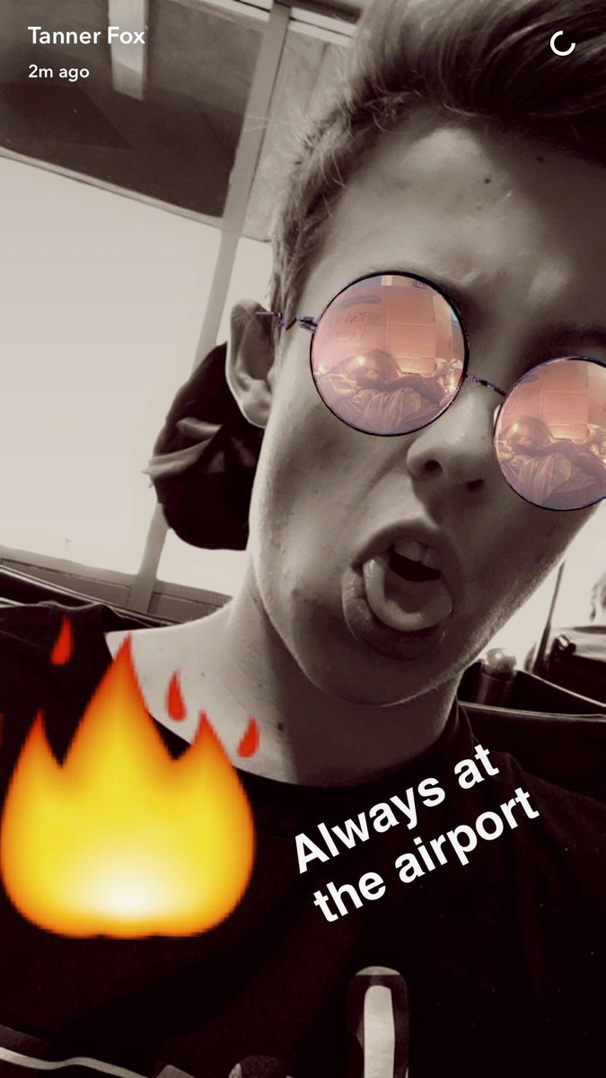 romantfoxfanpg's tweet photo. @tannerfox #verifytannerfox https://t.co/s6pcuOyVsU