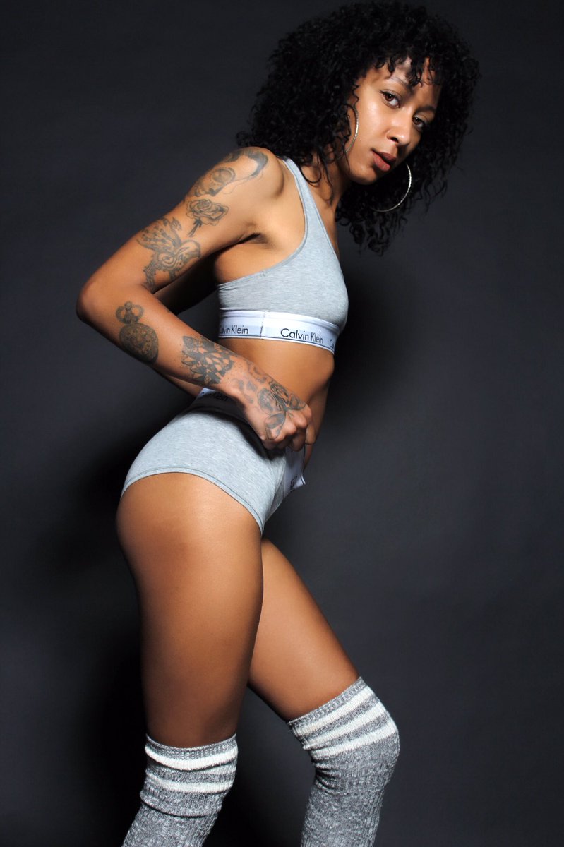 lauranashleyy's tweet photo. #TattedMami https://t.co/bLT6SISiVz