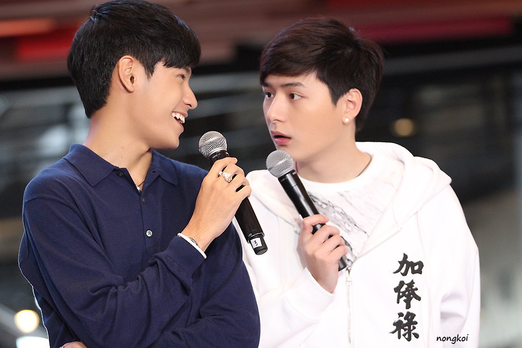 nongkoi's tweet photo. เมื่อคนพี่เล่นมุก คนน้องก็คาดว่าจะเข้าใจมุกที่พี่เล่น แต่ทำไมทำหน้าเหวอตลอด 😅 สุดท้ายจบด้วยประโยค #เพราะพี่เค้าเป็นแบบนี้ถึงได้รัก #ทีมพีรญา https://t.co/oR0dTIUsvu