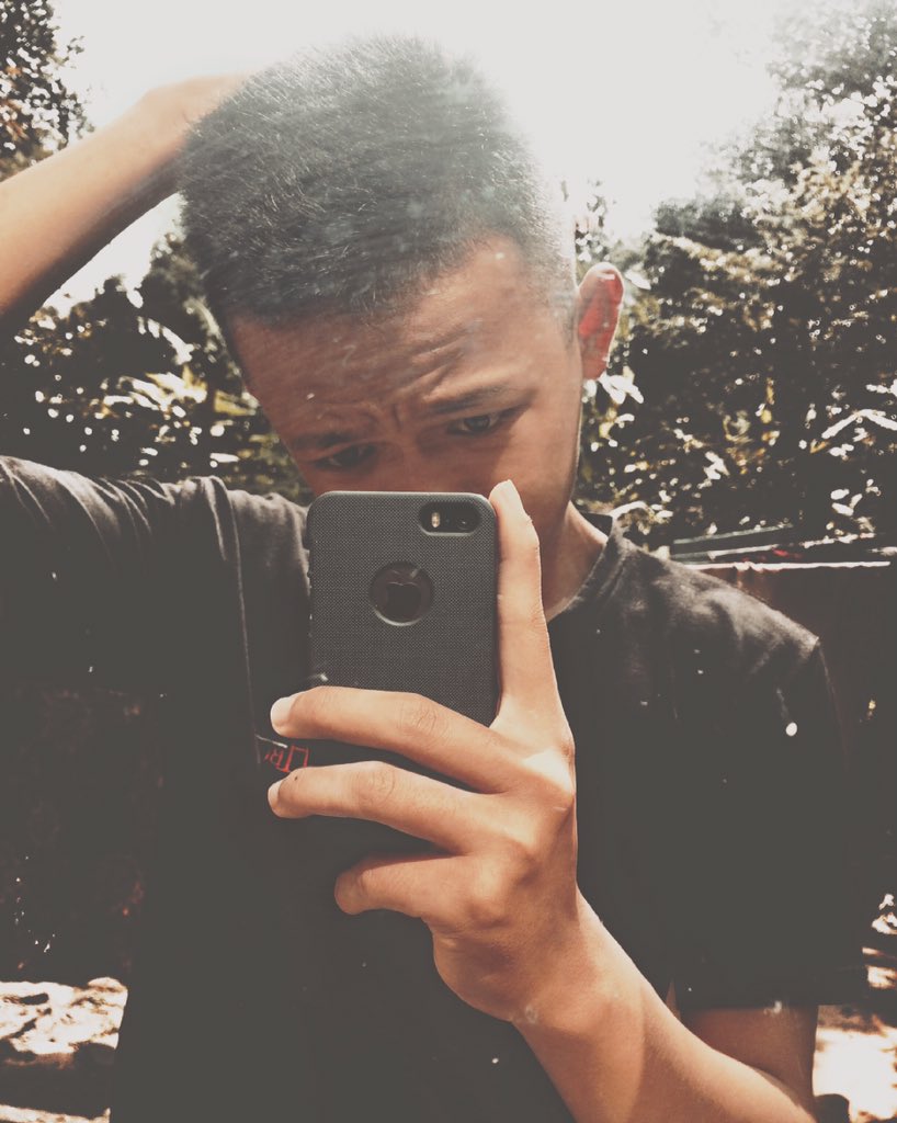 itssan0's tweet photo. Crazy in the dark🐾
If you know 🤷🏽♂️
There is something behind 🙀 #LiburLagi #berangkatLiburLagi #misterius #everythingIsChange #RTforhope https://t.co/3VyAmUcdpp