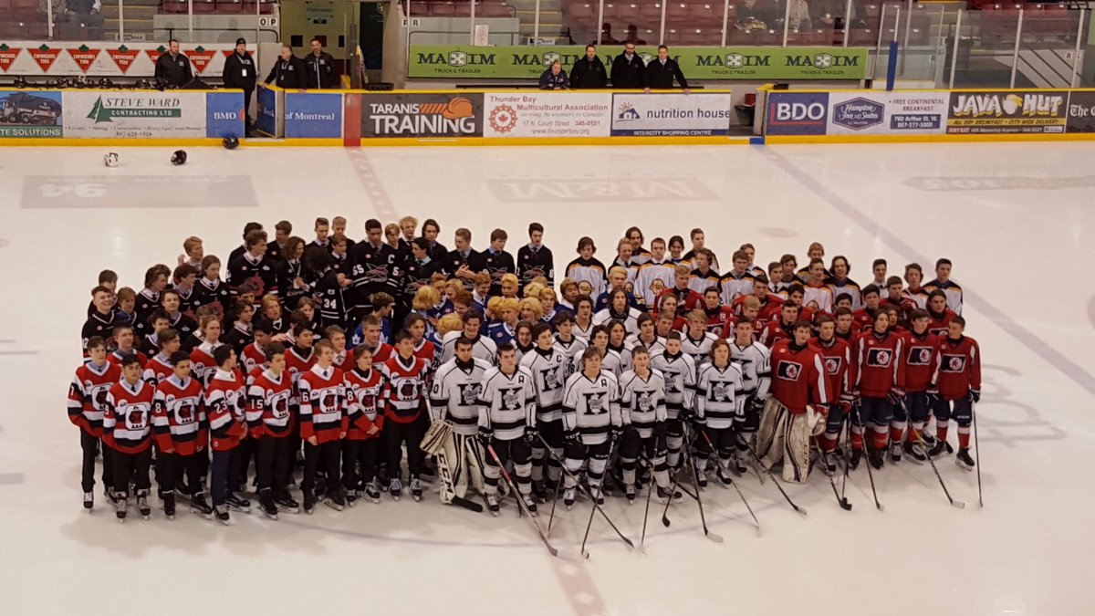 HNOHockey's tweet photo. @2017OntarioBAAA open ceremonies https://t.co/Y57XVc5aJD