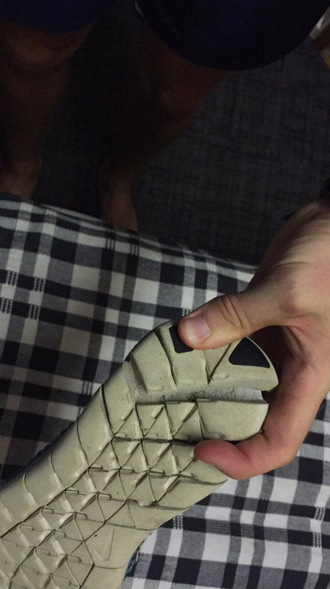 GuyAllen96's tweet photo. These are less than a year old, @Nike this shouldn't happen! https://t.co/MVstSrRqwp