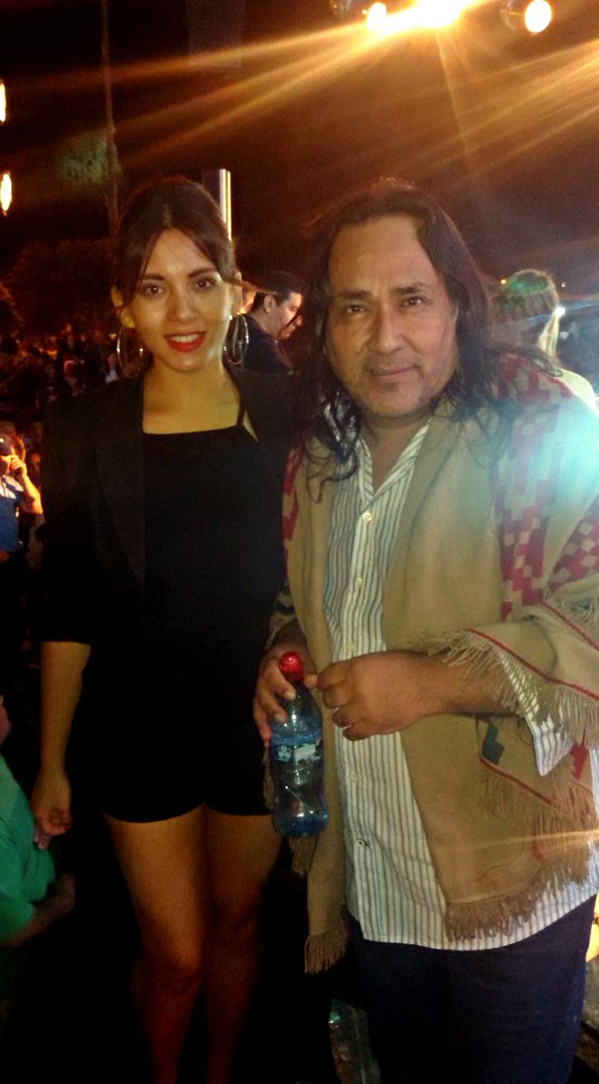 Gy_Guevara's tweet image. Una captura del #FestivalDeGuitarreadas.
Muy feliz de haber tenido el privilegio de presentar a #SergioGalleguillo
Fue una gran noche!