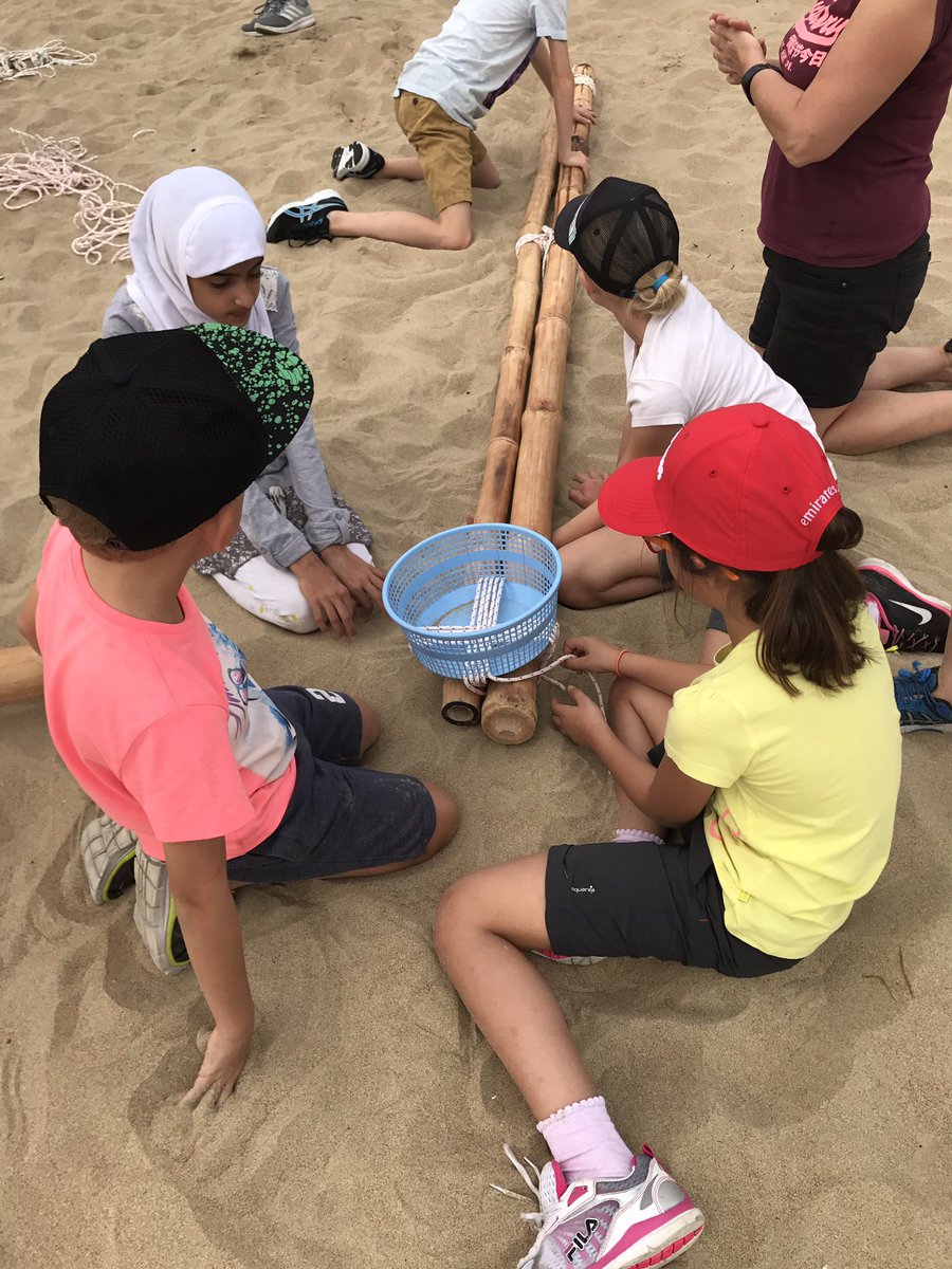 HTJASchool's tweet photo. Trebauchet building in Dibba @jebelalischool #Y5DIBBA https://t.co/DzxKdfCArn