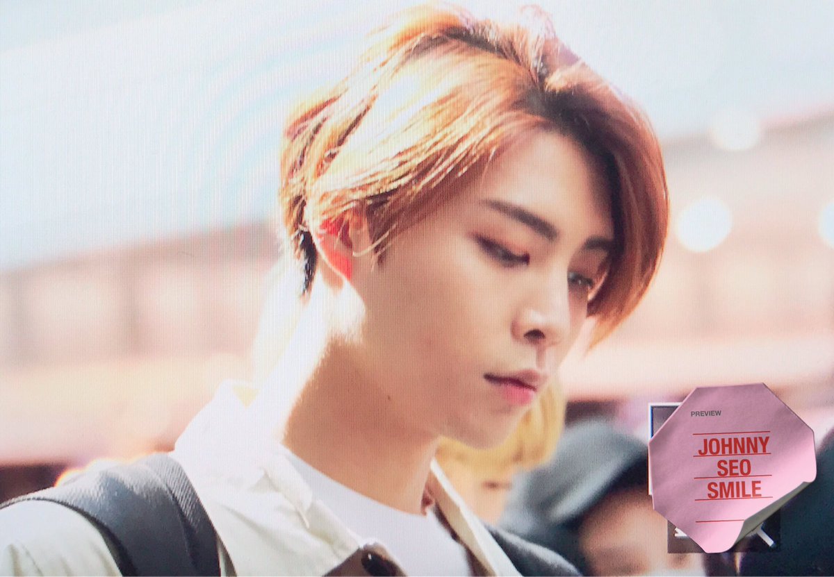johnnyseosmile's tweet photo. 170316 ICN #JOHNNY #쟈니 #NCT127   you are my sunshine ☀️ https://t.co/dP3PjZ6vi7