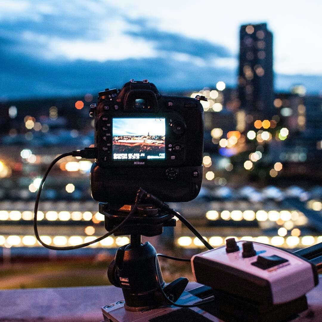 digislider's tweet photo. Reposting @msphotographhy: 
...
"#timelapseproject #timelapse #nightphotography #daytonight #sheffield #sheffield4k #digislider" https://t.co/ZRq4I2d8s0