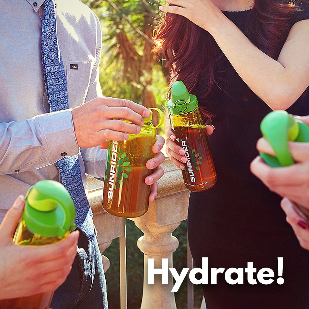 sunrider's tweet photo. #HydrationReminder 💧
Estimates show that close to 75% of Americans have mild, chronic dehydration, so drink up! 

#FortuneDelight #CalliTea https://t.co/bXwFOKL7Rr