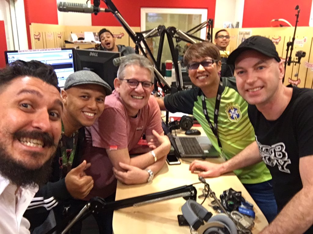 Thanks <a href="/GlennEgoman/">Glenn Francis Ong</a> and <a href="/TheOfficialFD/">mark van cuylenburg</a> and everyone at <a href="/onefm913/">ONE FM 91.3</a> that was fun! #sgfestivalofun, Clark Quay tonight!