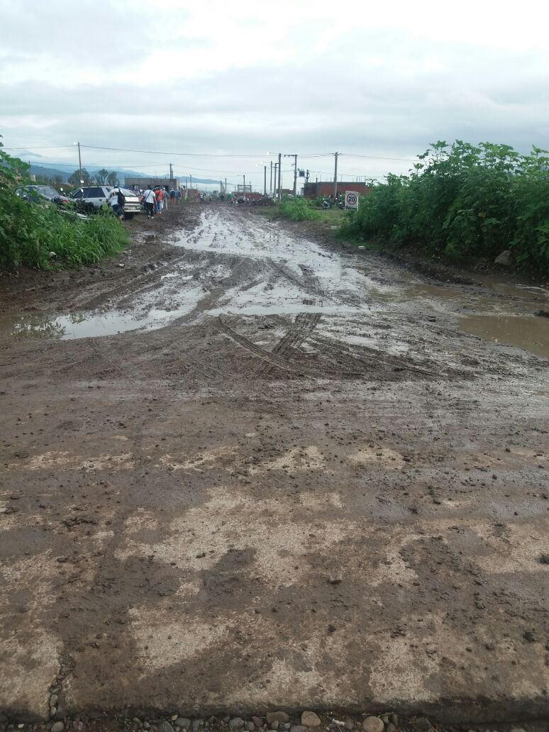 Silvana67445288's tweet photo. #RuidazoNacional #PereyraRozas No puede pagar antes de habitar.Urge prorroga @ivankerr @mauriciomacri @mirthalegrand https://t.co/3hAnoaKEDp