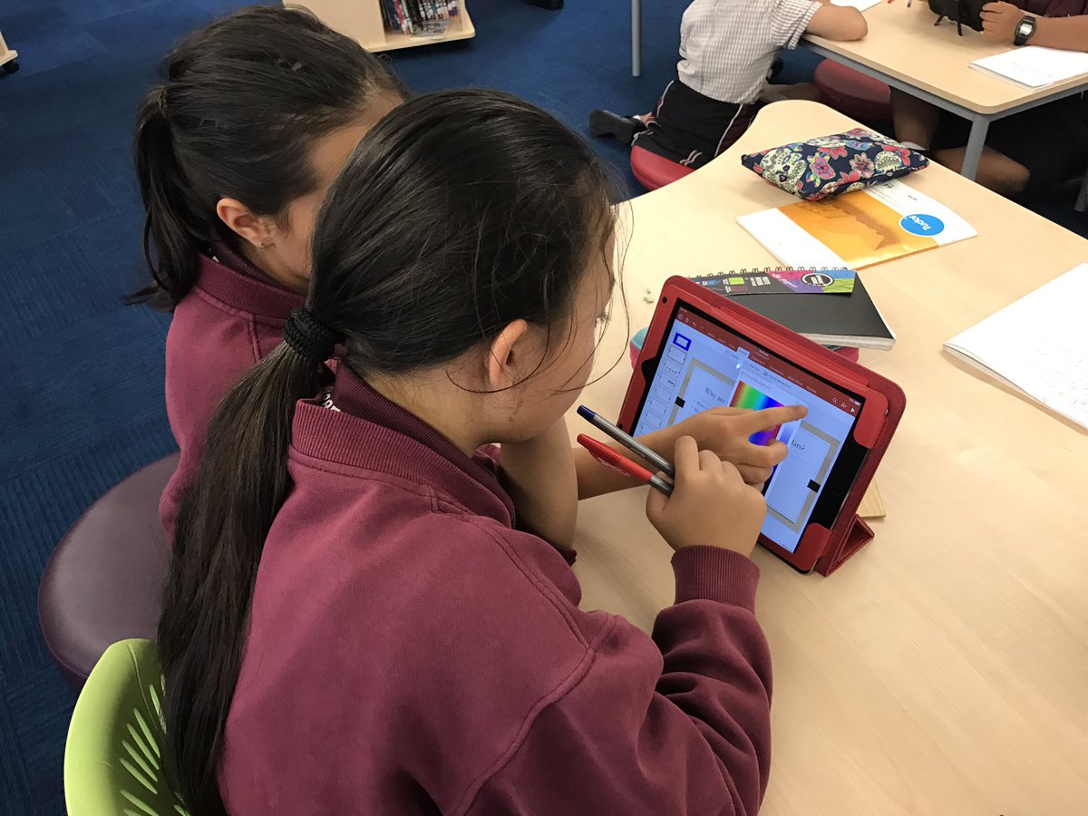 SamanthaLynne72's tweet photo. @5Ningaloo are using their Mars research to create engaging presentations on Sway, Pic Kids and Keynote. https://t.co/38XtVmEKYt