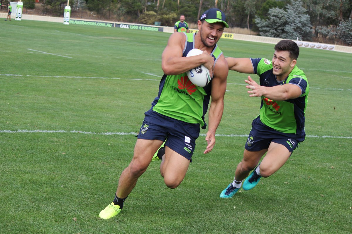 Winger v Winger 💨 @RapanaJordan and Cotric battling it out at training this morning. #BleedGreen