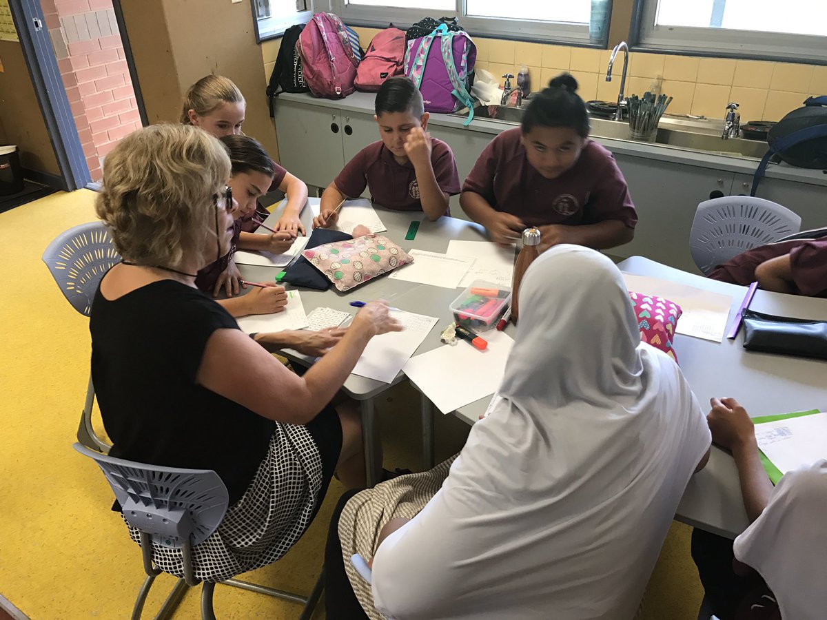 SamanthaLynne72's tweet photo. Students from @5Ningaloo are creating books &amp; games @HoxtonParkPS infants. @rhondapastor1 &amp; her team were planning how they would play bingo https://t.co/1jNg9DCuL0