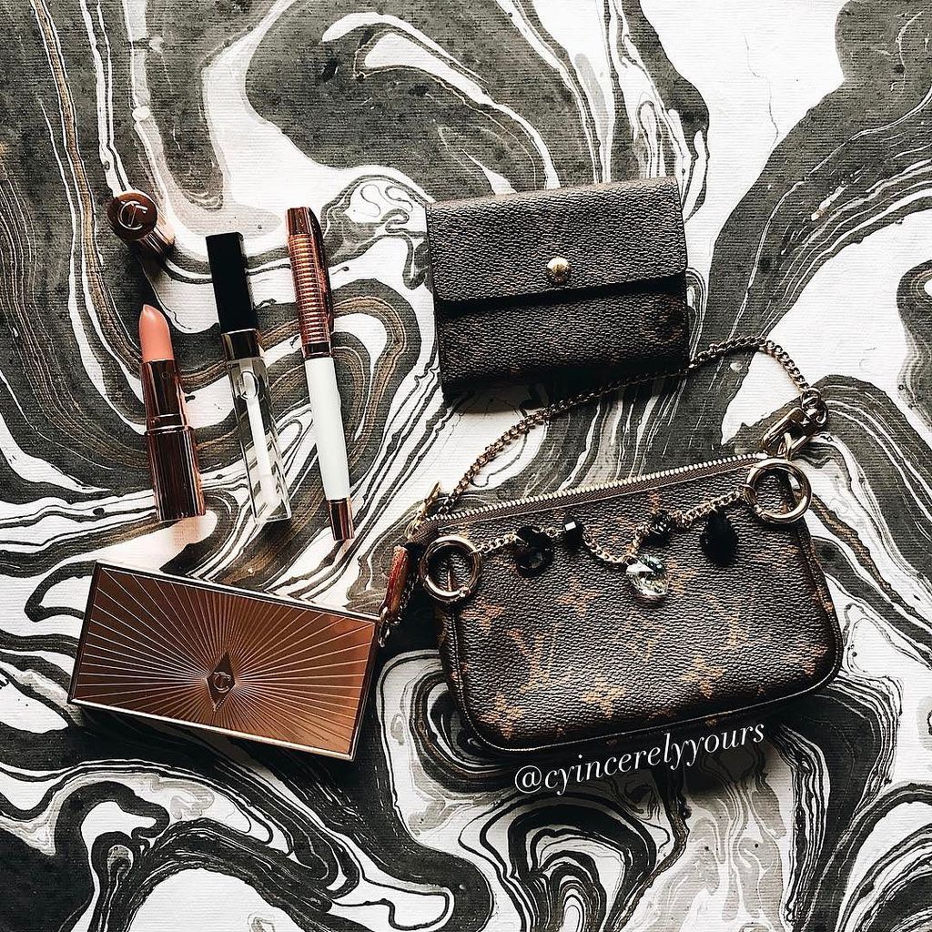 inBARBIESworld's tweet photo. Black/neutral #bagcharm for the #minipochette. Also featured is the #lvludlow, new #chanel… … https://t.co/Cw1CB7qJCd
