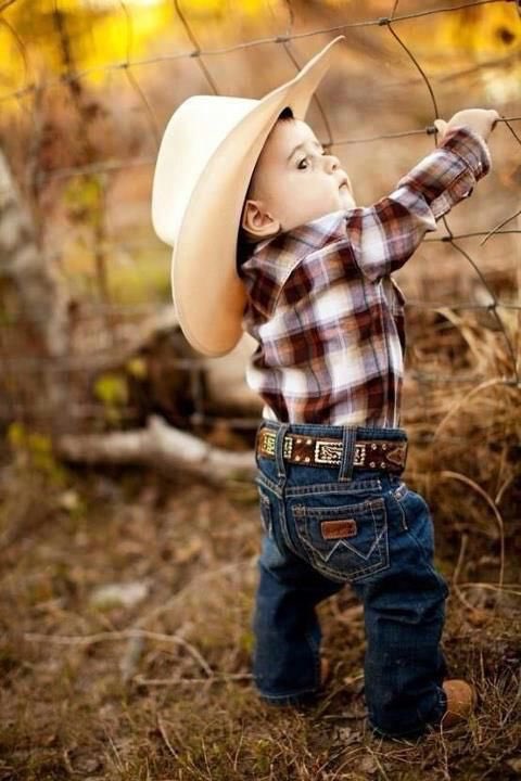 AddieFord9's tweet photo. I need baseball/wrestling/cowboy babies bc look how cuuuuttteee ♥️ https://t.co/CnkE8JnGDp