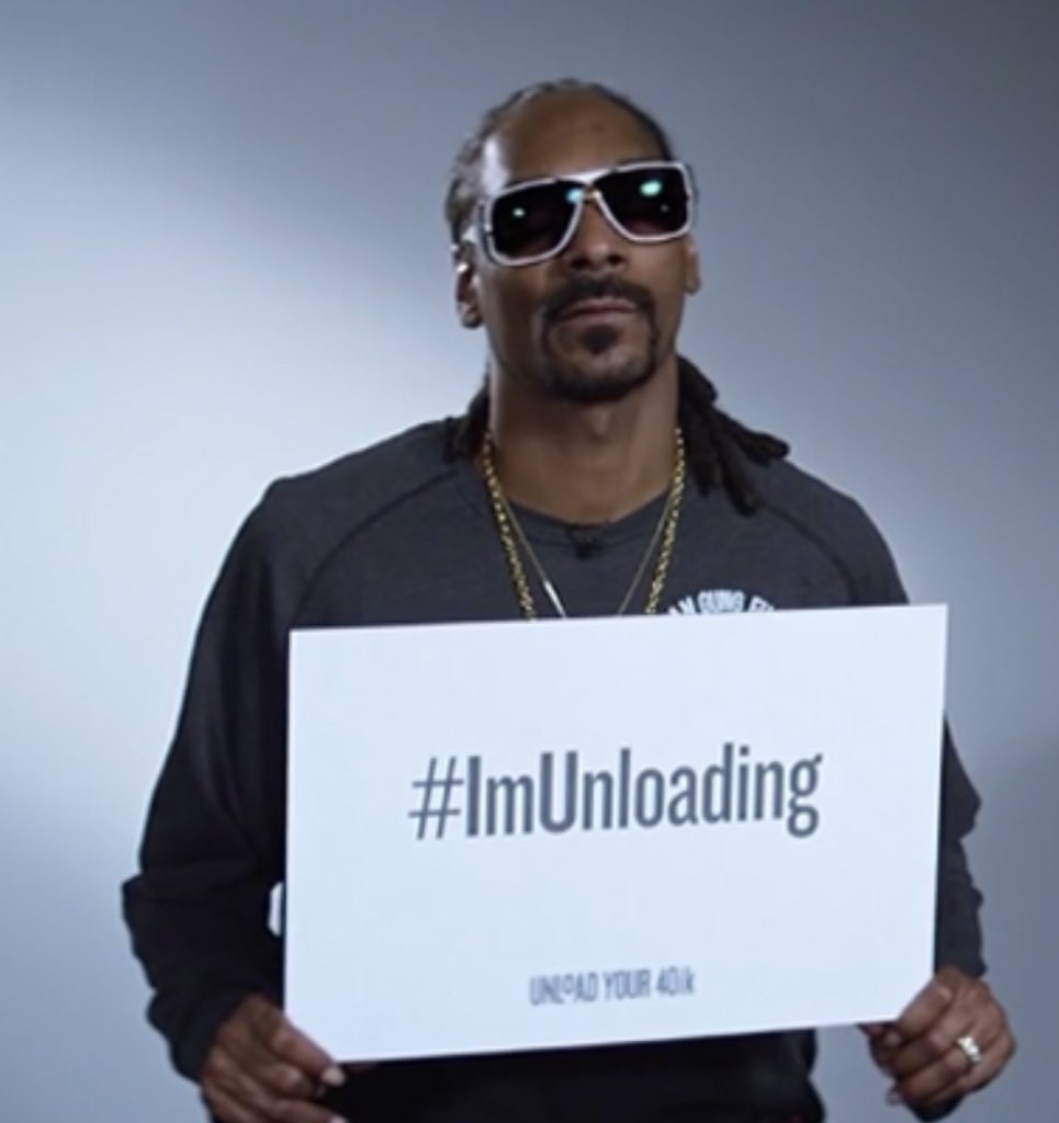 MikeOneshot's tweet photo. @DonFrancisco__ @KristieAJordan2 @SnoopDogg you talking about this skinny bitch?
#ImUnloading fake gangster https://t.co/SzUH7dS5VW