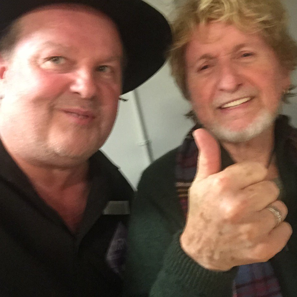 wiffen's tweet photo. Just got in from #Brighton filming @GrumpyOldRick on @GEMProMega2Plus for #Frankfurt: Here's my selfie w #JonAnderson https://t.co/qyoHDWMjCL