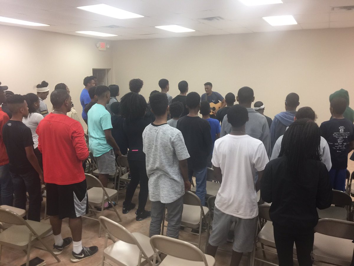 Legacy Spring Break Retreat is here <a href="/JaylonAshaun/">Jaylon Ashaun</a>  will be leading us in worship! <a href="/LWFCHouston/">Living Word Fellowship Church</a> #LWFC