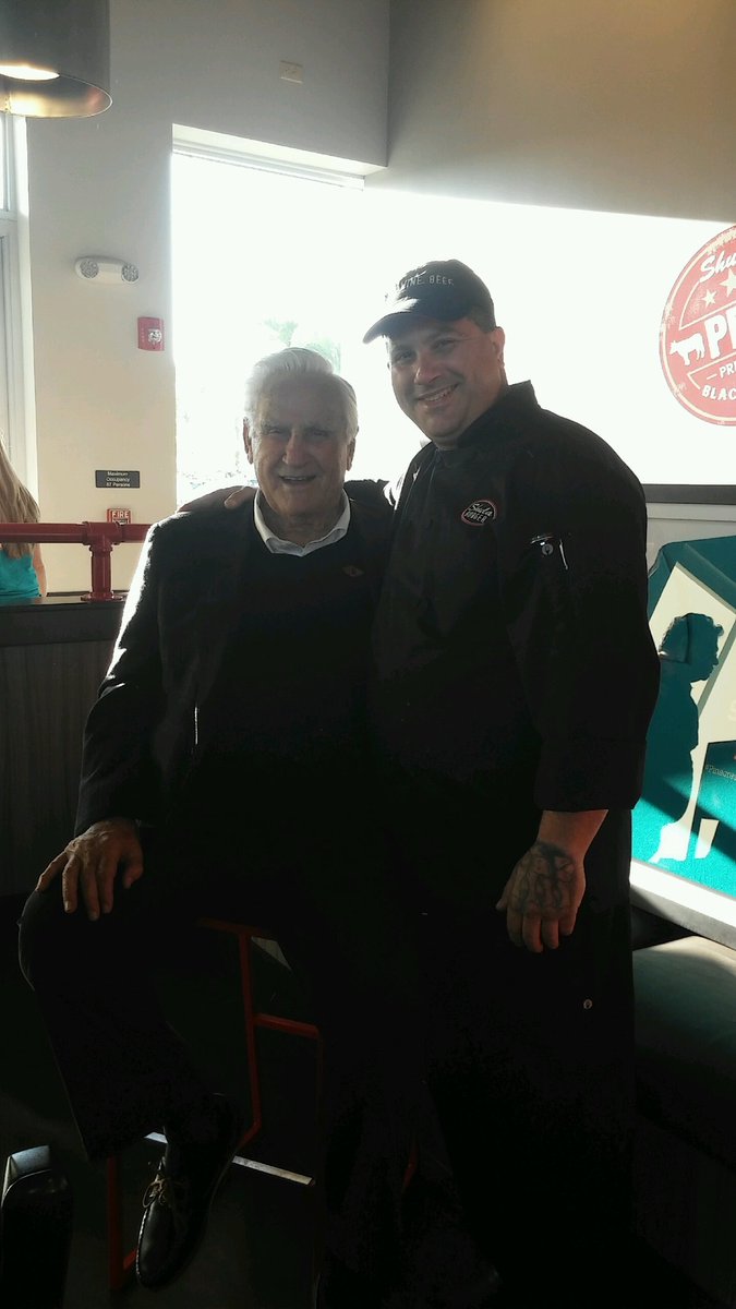 gisi27's tweet photo. Such a proud girlfriend my boyfriend met a true legend. Don Shula. And made him the famous Shula burger https://t.co/ZNHpuL9VjS