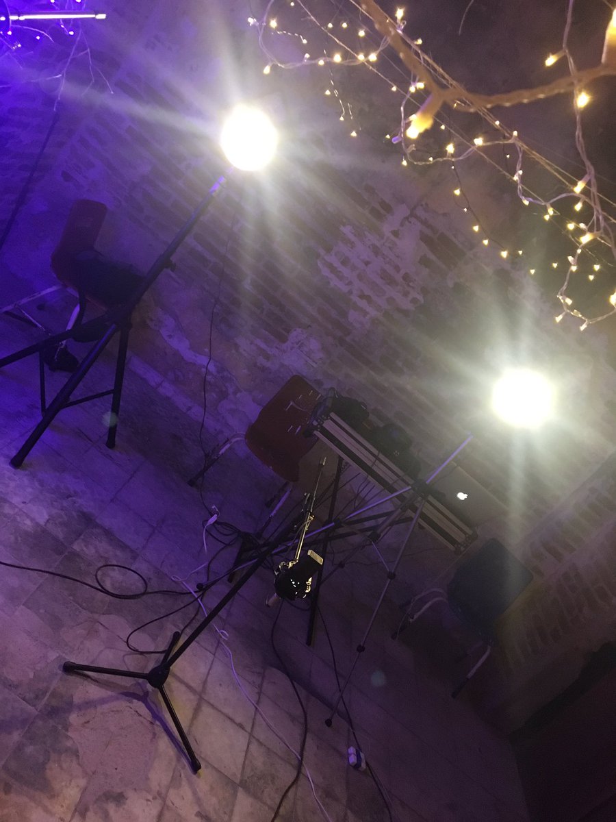 NovaMX1's tweet photo. Así nuestra noche🙌🏾🎬🎥!! 
Preparando algo con mucho cariño para ustedes que podrán escucharlo el día de mañana😉!! #NovaMx #Video #Music https://t.co/OsplzJvzKb
