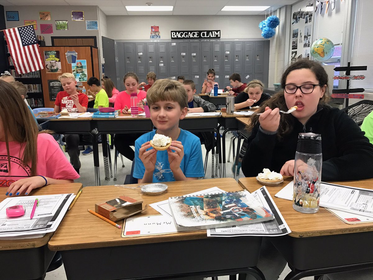HIntermediate's tweet photo. Celebrating pie day! 3.14 #vaughn https://t.co/NxEEcTgsep