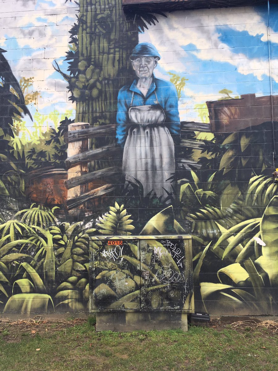 Ch3RVaniLLa's tweet photo. Loving these murals along Main St. #VeryVancouver #artsy #mural #exploremainstreet #walkalong @MyVancouver @supervancouver https://t.co/qNciJj1iUS