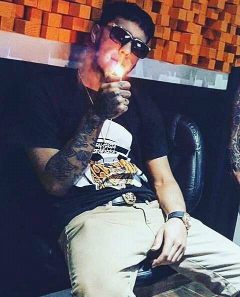 Anuel_2bleA's tweet photo. Un día mas de vida otro día menos e sentencia Desde la federal donde el dinero no compra la libertad ni la felicidad https://t.co/YptFoO5UFg