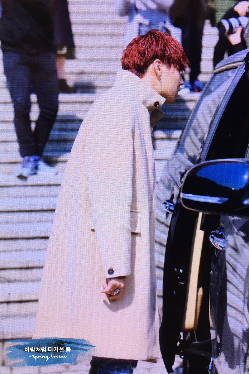springbreeze16's tweet photo. 170316 가요광장 출근 레드뽐🌹🌹 #JB #재범 #GOT7 #FLIGHTLOG #ARRIVAL #NeverEver https://t.co/Nu1uY3WllU