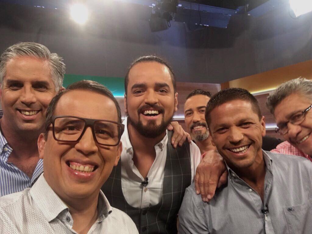 danielperedo17's tweet photo. Listos!!! #NuevoCMD @FrancoCabreraFC @PedroEloyG @diegoreba @Jose_Chavarri Luego de EntreMemes https://t.co/K6I8LIBrch