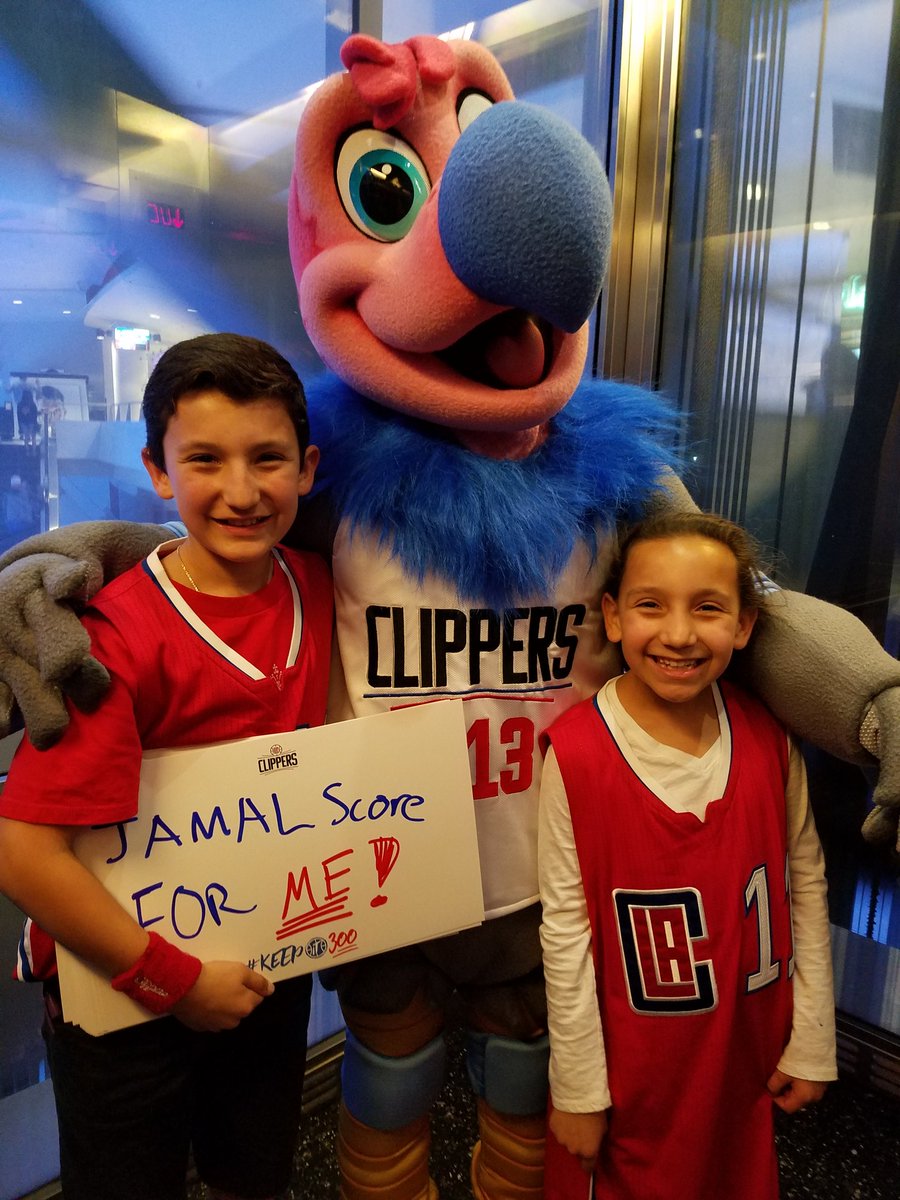 jmwinikates's tweet photo. We love @LAClippers! From #JamalCrawfordCorner wirh love from your fans #ItTakesEverything https://t.co/EgUnlvaPKy