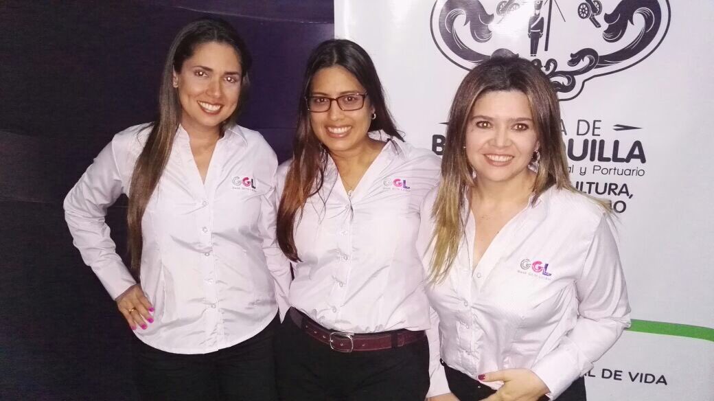 vaneguerrero08's tweet photo. Estas sonrisas hablan más que cualquier discurso. Hablan de mujere que brillan y se apoyan unas a otras. Gracias!! #GGLBAQ #PurpleHeart https://t.co/84WN1IGVxm